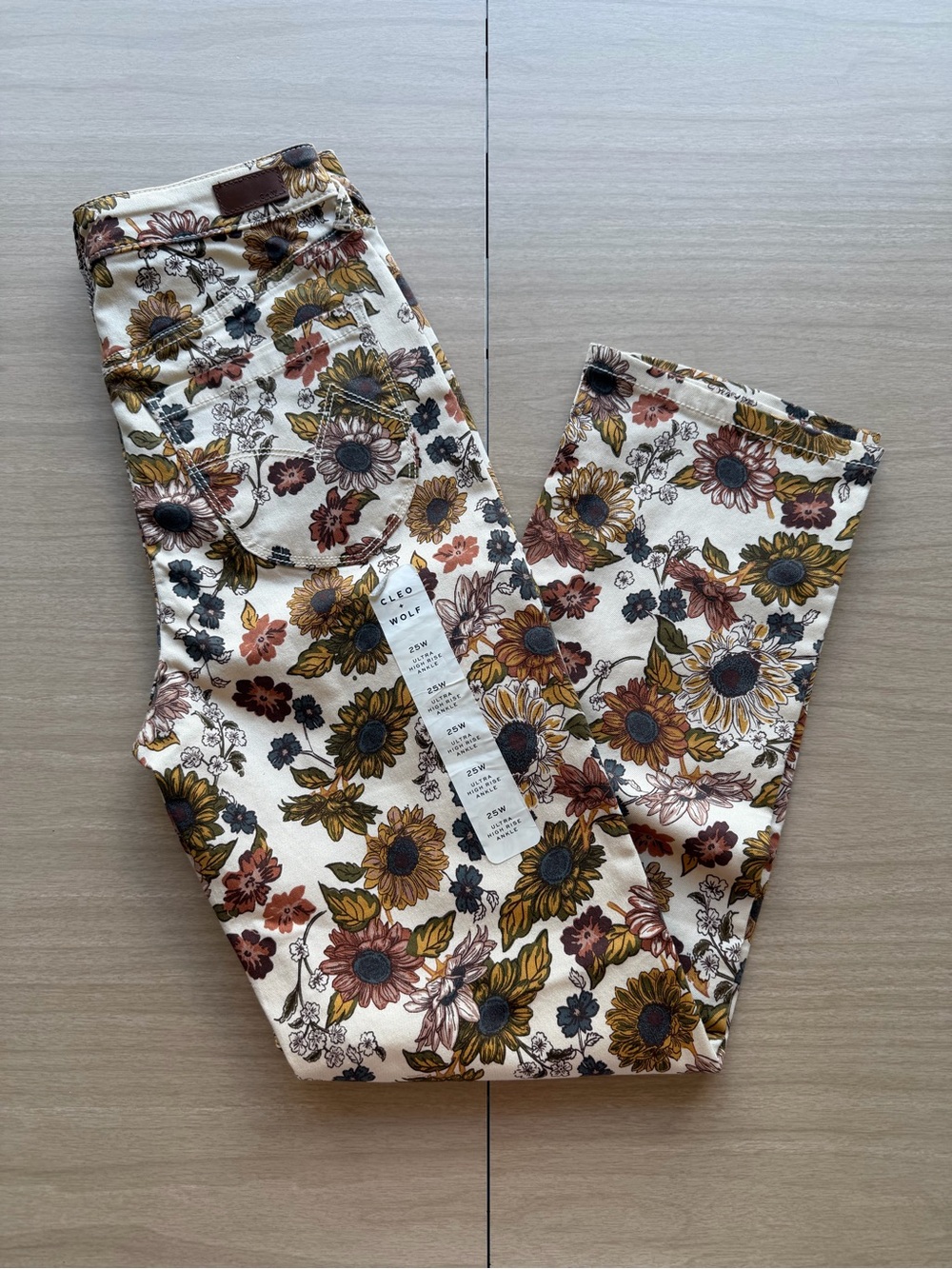 CLEO + WOLF Women’s Ultra High Rise Ankle Cream Floral Skinny Jeans Size 25